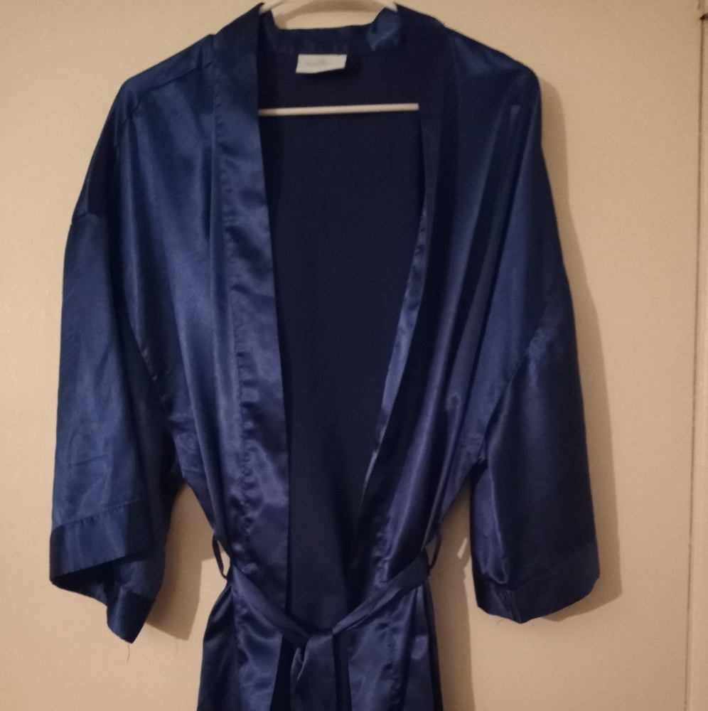 Womans Turquaz Satin Robe.
